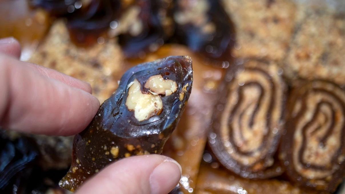 Kolları sıvayın evde cevizli sucuk yapıyoruz! Lezzeti dillere destan, iftardan sonra çayla