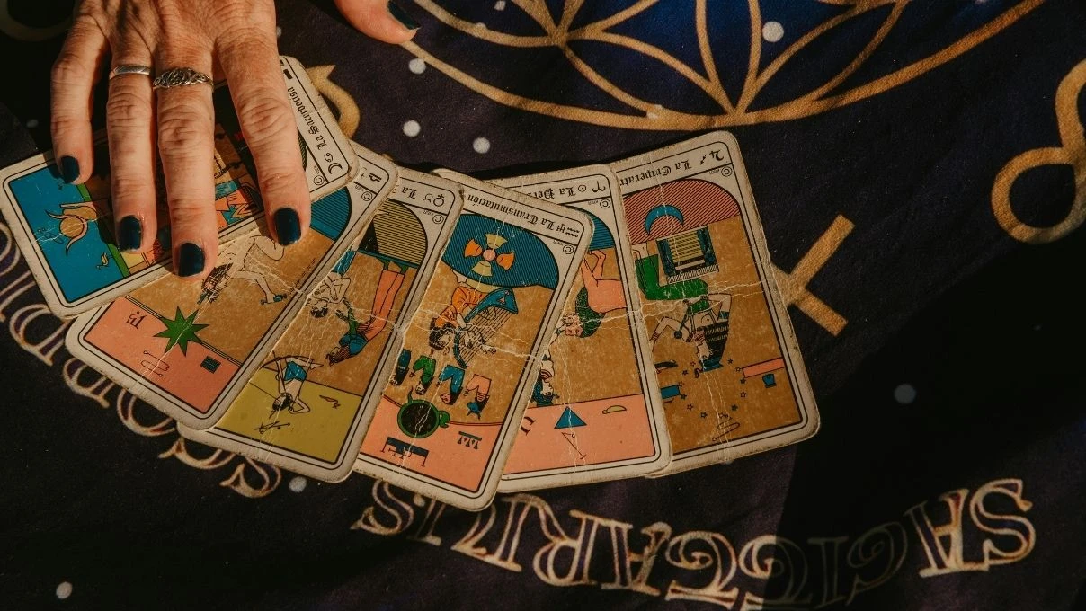 Günlük tarot kart açılımı 6 Şubat 2026! Güne dengeli başlamak hayatınızı değiştirecek