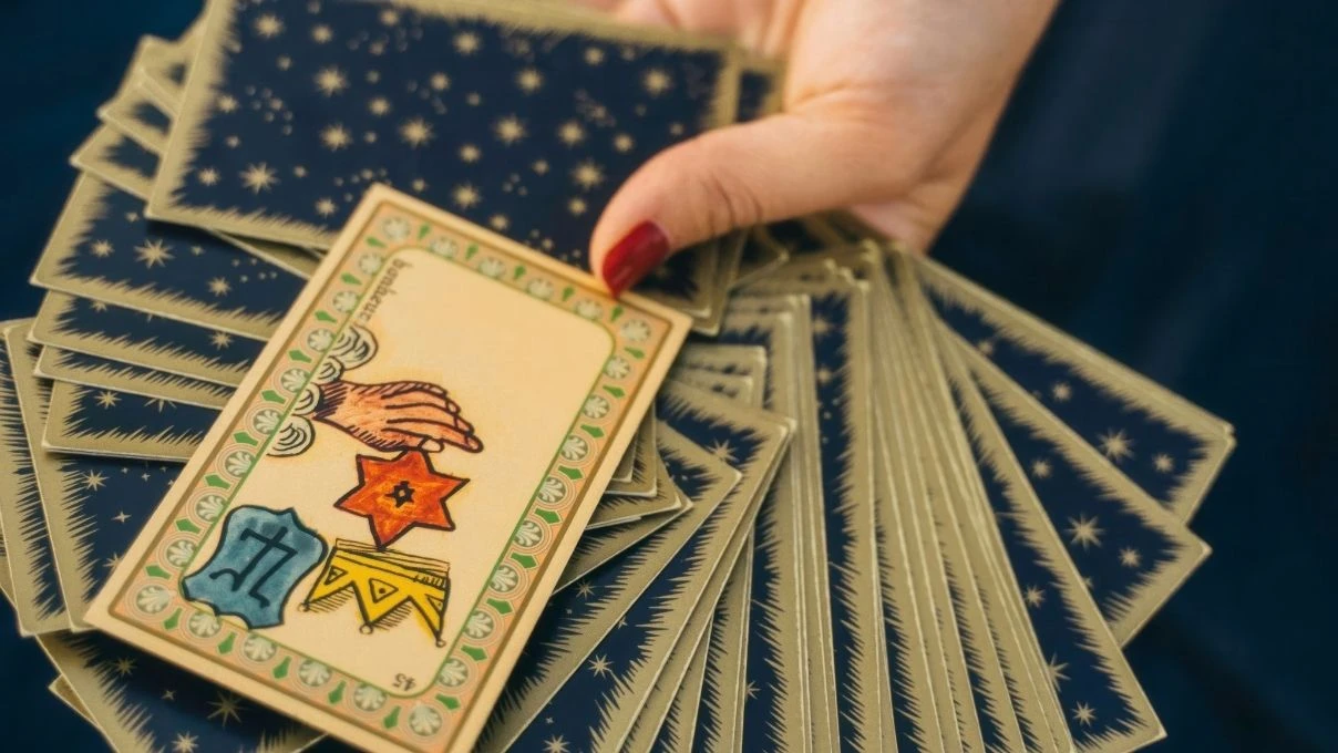 Günlük tarot kart açılımı 6 Şubat 2026! Güne dengeli başlamak hayatınızı değiştirecek