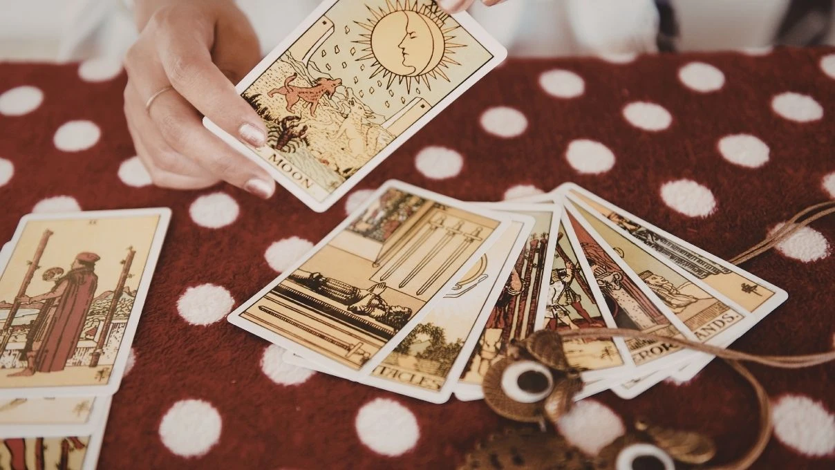 Günlük tarot kart açılımı 16 Şubat 2026! Haftanın başlangıcıyla güzel günler göreceksiniz 6 Günlük tarot kart açılımı 16 Şubat 2026! Haftanın başlangıcıyla güzel günler göreceksiniz