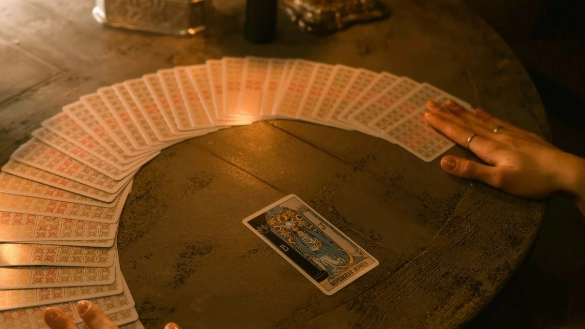 Günlük tarot kart açılımı 16 Şubat 2026! Haftanın başlangıcıyla güzel günler göreceksiniz