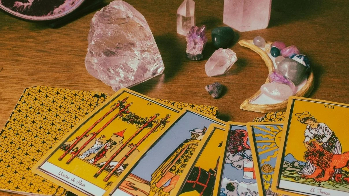 Günlük tarot kart açılımı 3 Şubat 2026! Ani ve alışılmadık fikirler hayata geçiyor