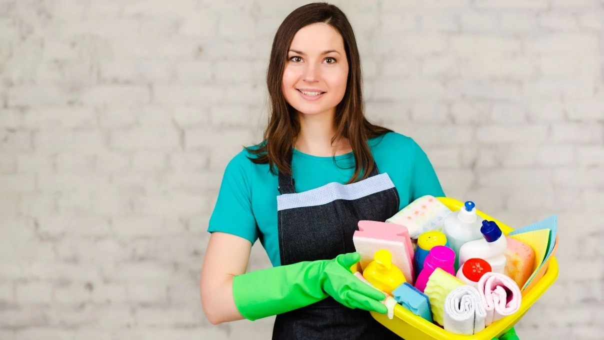 Temizlikte çamaşır suyu mu, sirke limon mu? Sararmış alanları bembeyaz yapar