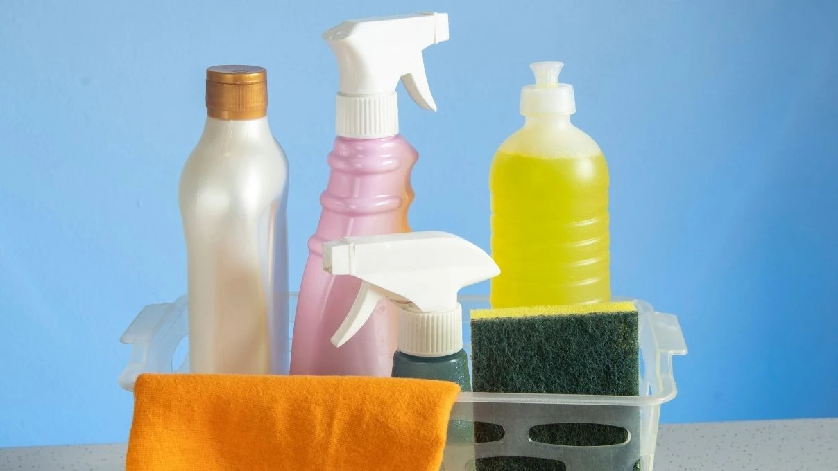 Temizlik sırasında kimyasal mı, limon sirke karbonat mı? Bu hatayı yapmayın! 