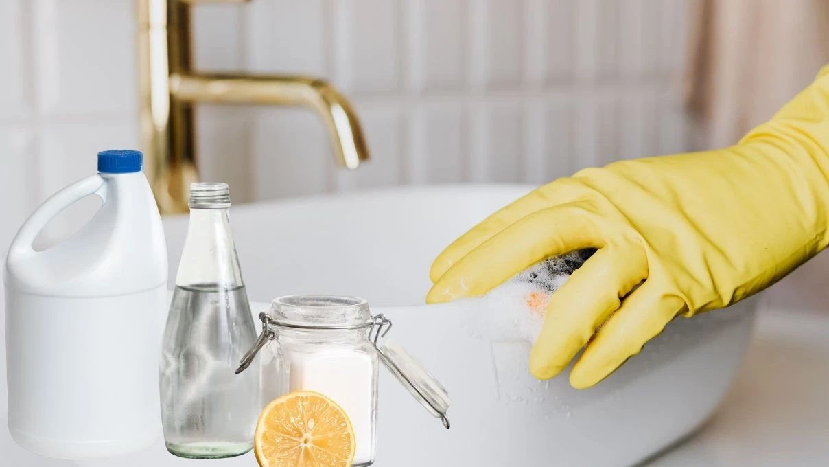 Temizlikte çamaşır suyu mu, sirke limon mu? Sararmış alanları bembeyaz yapar