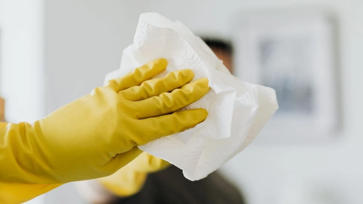 Temizlikte çamaşır suyu mu, sirke limon mu? Sararmış alanları bembeyaz yapar 9 Temizlikte çamaşır suyu mu, sirke limon mu? Sararmış alanları bembeyaz yapar