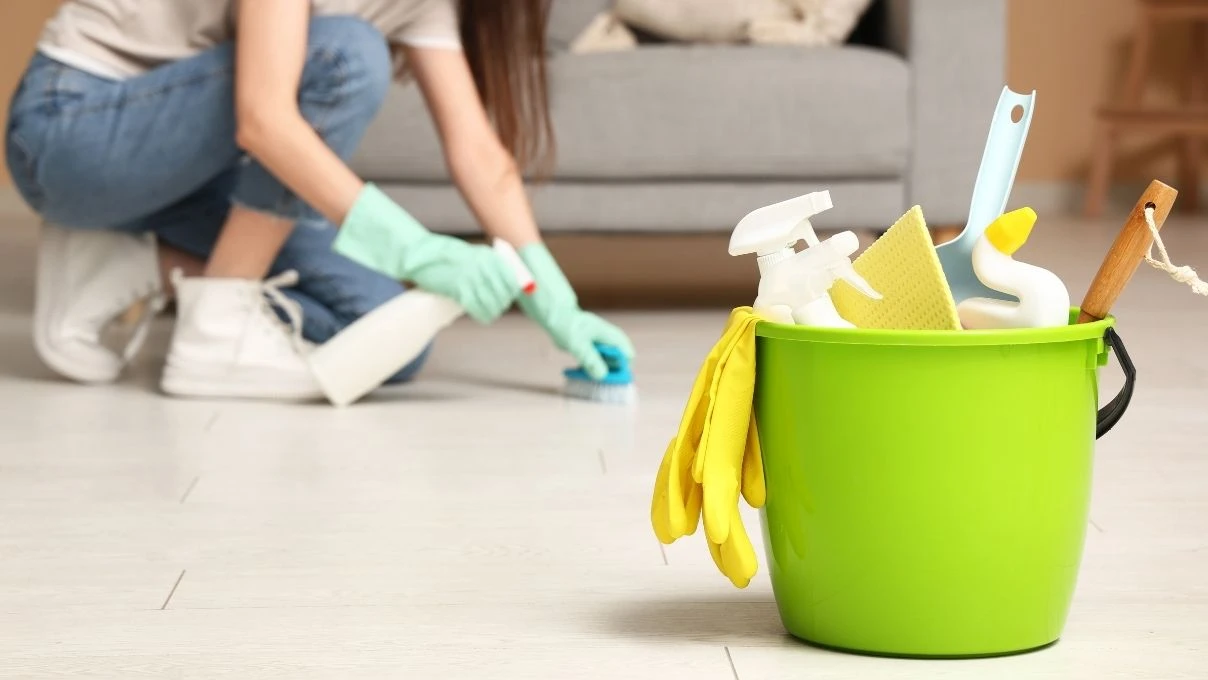 Temizlik sırasında kimyasal mı, limon sirke karbonat mı? Bu hatayı yapmayın! 