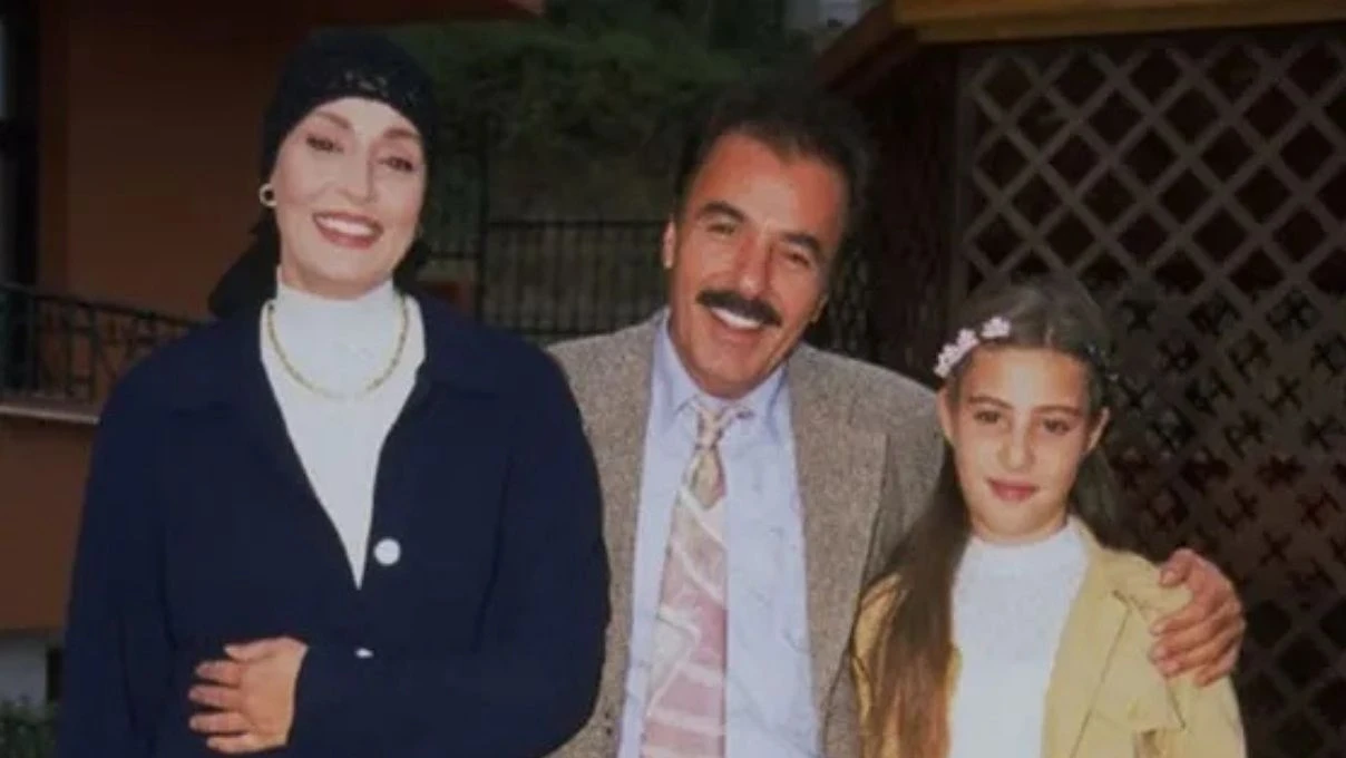 Ferdi Tayfur’un kızı Tuğçe Tayfur sokak ortasında eşiyle tartıştı! Kavgaya muhabirlerde dahil oldu