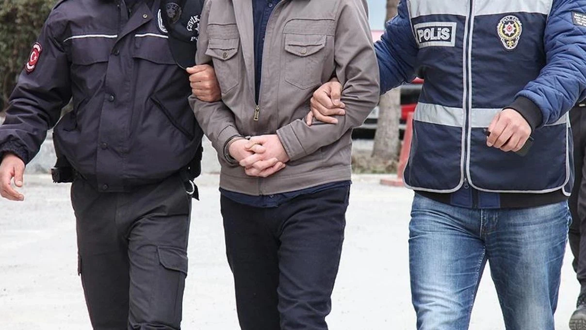 Hangi ünlüler yasaklı madde operasyonunda yakalandı? Murat Dalkılıç, Kaan Tangöze’ye ne oldu?