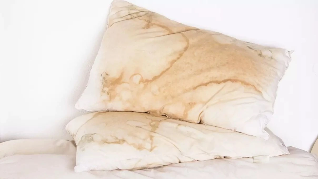 Sararmış yastık yüzleri için! Limon sirke mi, karbonat sirke mi?