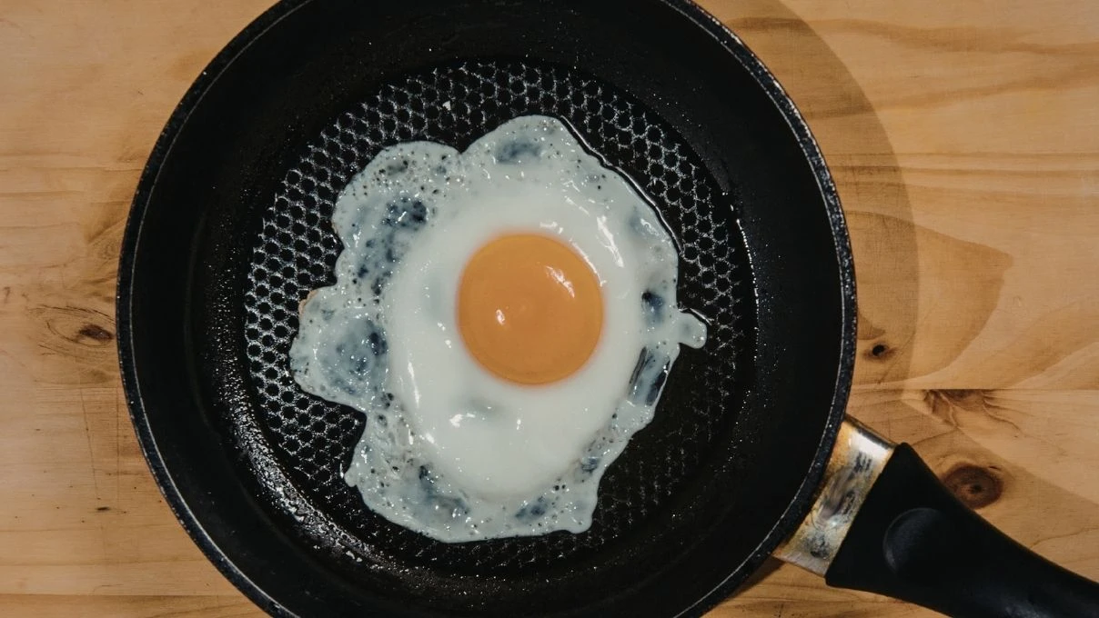 Kahvaltıda ekmeği unutturan yumurta tarifi! Keten tohumu çörek otu Urfa isotu