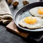 Kahvaltıda ekmeği unutturan yumurta tarifi! Keten tohumu çörek otu Urfa isotu