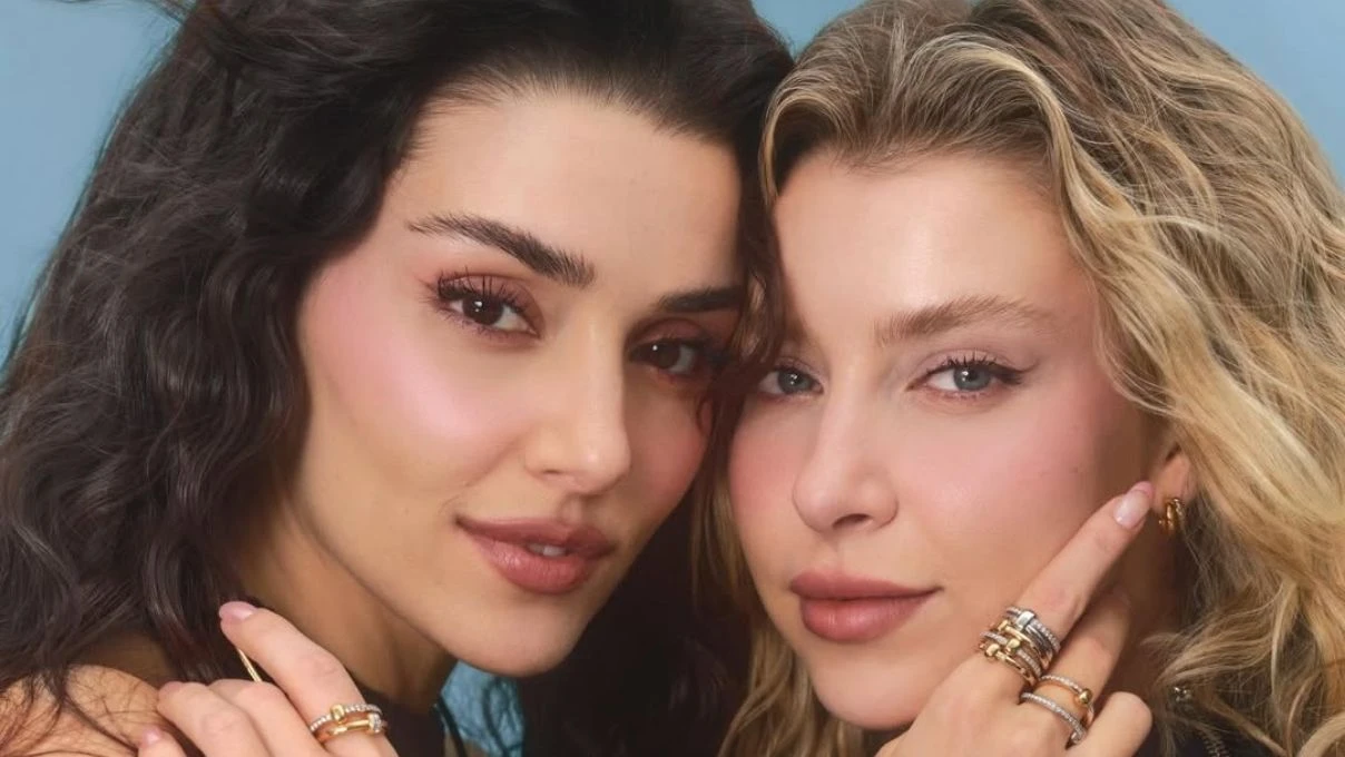 Hande Erçel ve Gamze Erçel’in fotoğrafları gündem oldu! Kız kardeşler güzellikleriyle dikkat çekti 9 Hande Erçel ve Gamze Erçel’in fotoğrafları gündem oldu! Kız kardeşler güzellikleriyle dikkat çekti