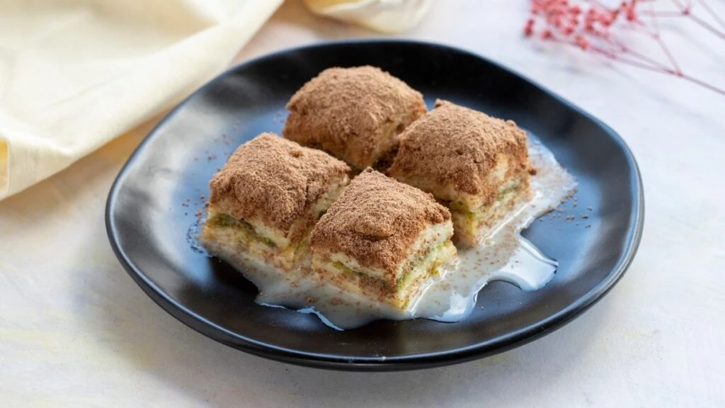 Güllaçtan soğuk baklava tarifi! 1 kilo soğuk baklava kaç kişiye yeter?