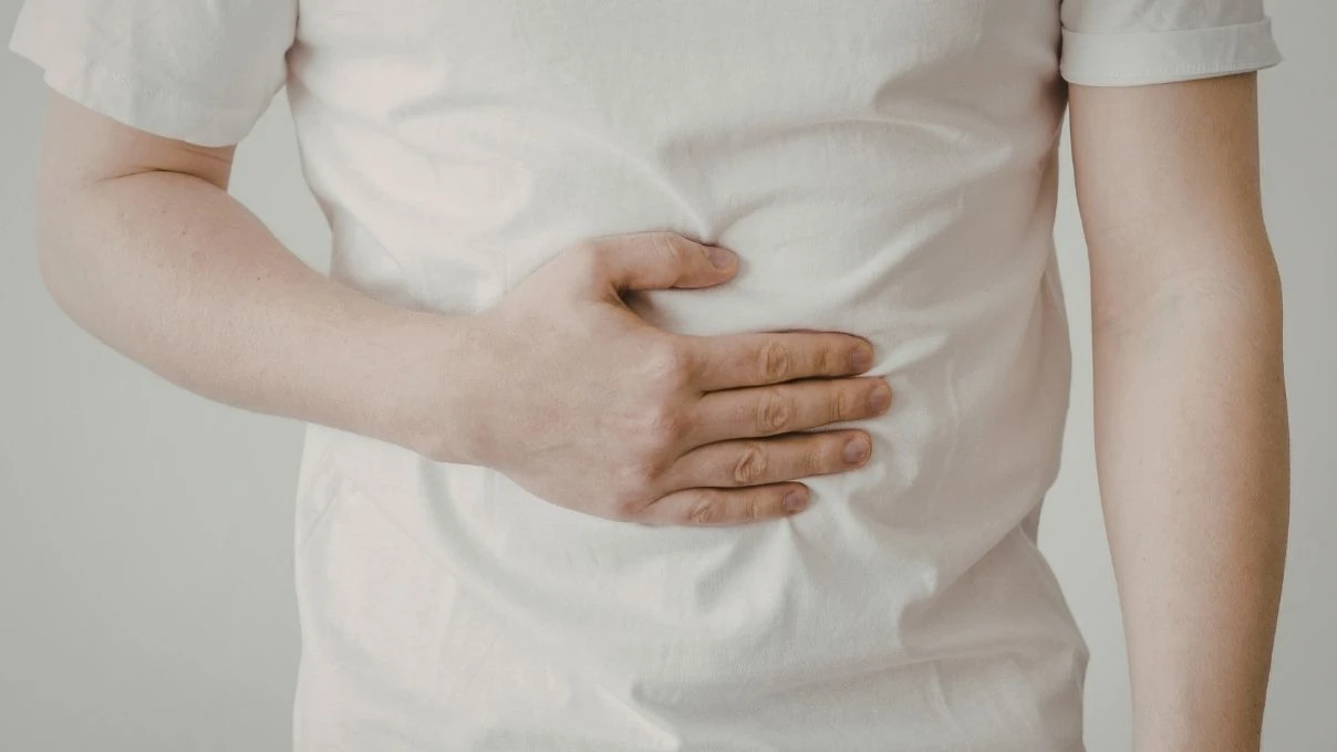 Asırlık karışımla göbek ve basen yanlarından kurtulun! Mor soğan zencefil ve sumak