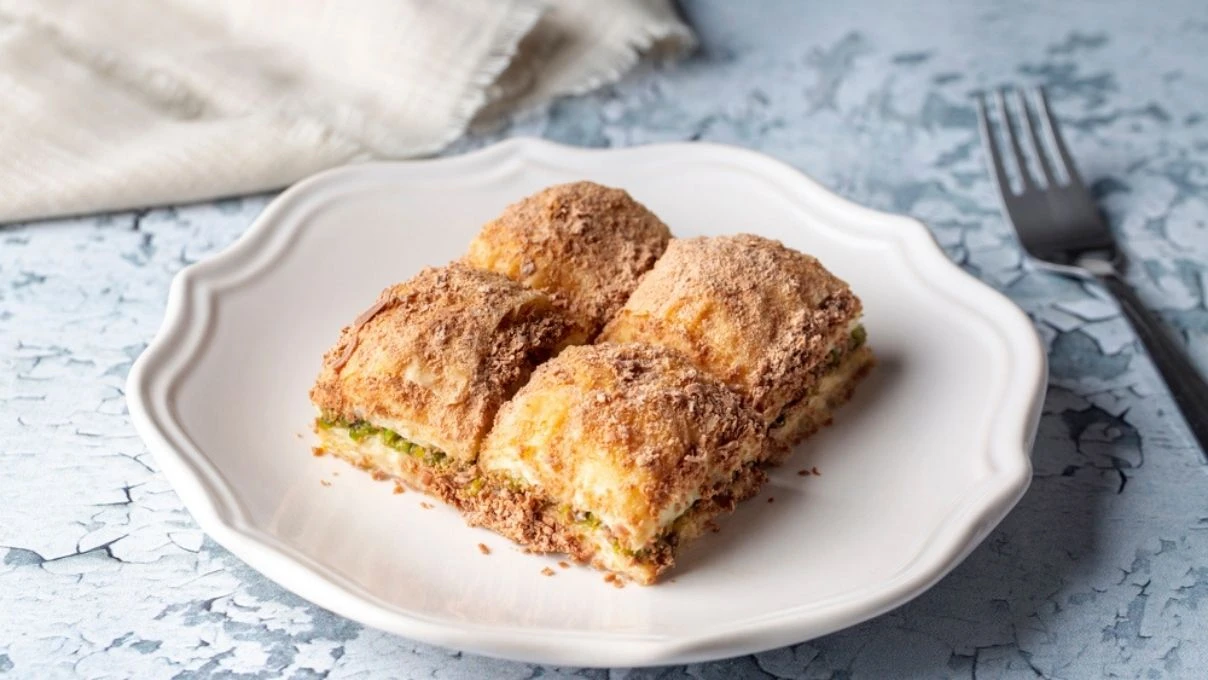 Güllaçtan soğuk baklava tarifi! 1 kilo soğuk baklava kaç kişiye yeter?