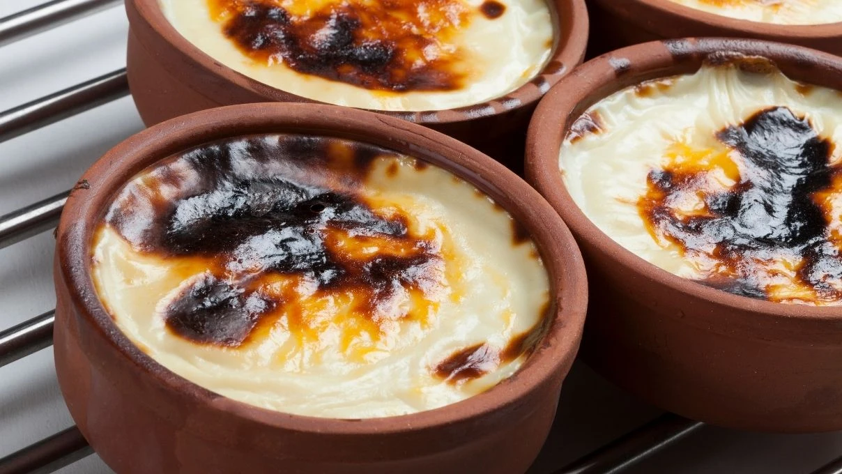 Bayramda sütlü tatlı tercih edenler! En hızlı ve kolay fırında sütlaç tarifi