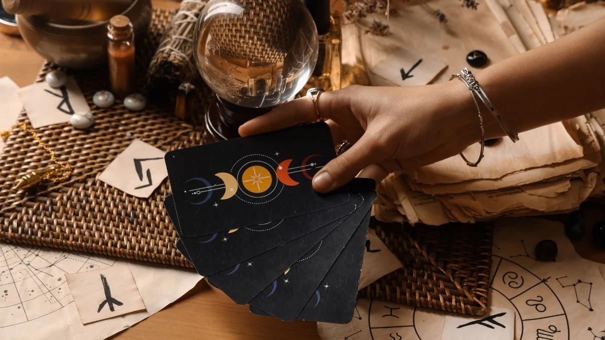 Günlük tarot kart açılımı 26 Mart 2026! Aklınızdan geçenleri yavaş yavaş yola koyuyorsunuz 