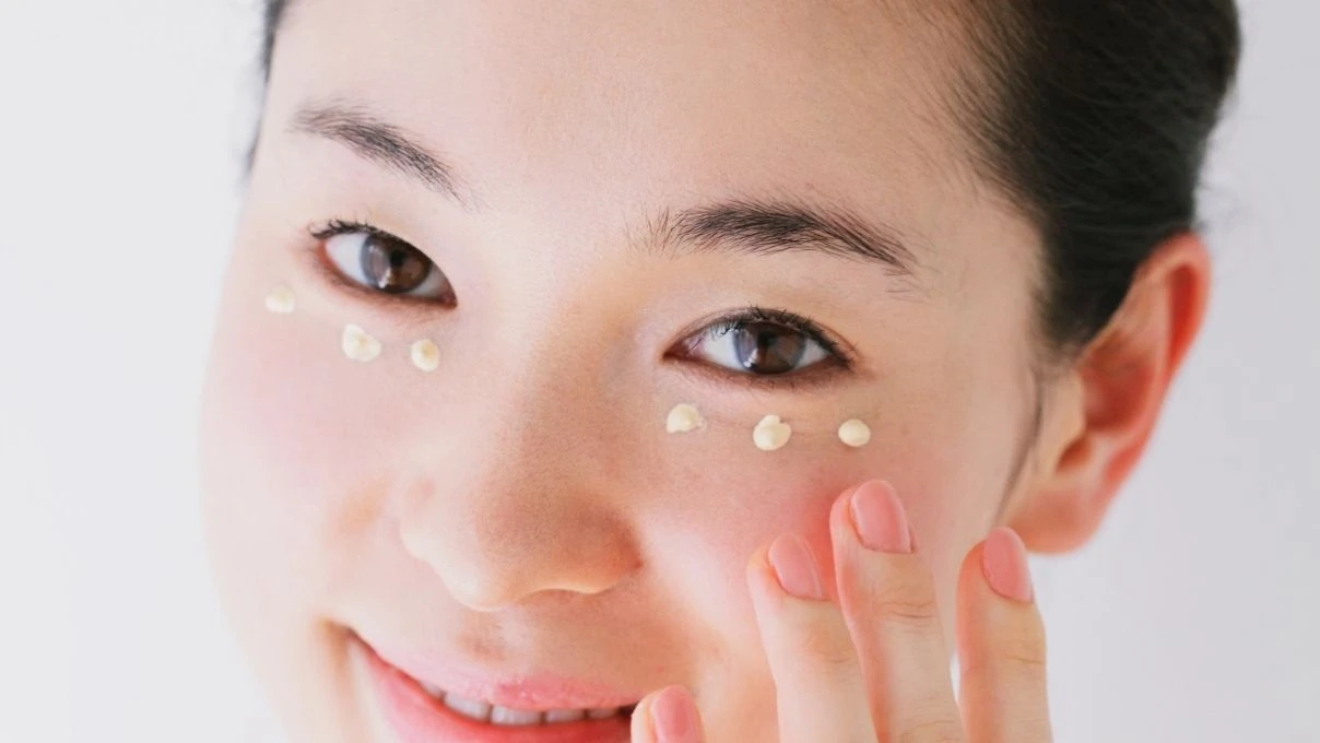 Kapatıcıları çöpe atın! Kendi göz altı aydınlatıcınızı yapın