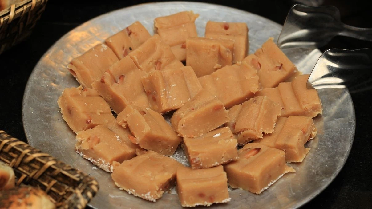 Osmanlı saray mutfaklarından çıkıp çay sohbetlerine gelen irmik tatlısı tarifi! Kıvamına bayılacaksınız 10 Osmanlı saray mutfaklarından çıkıp çay sohbetlerine gelen irmik tatlısı tarifi! Kıvamına bayılacaksınız