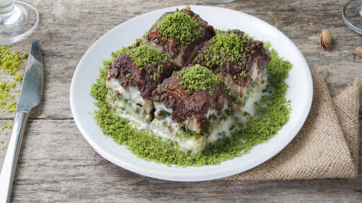 Güllaçtan soğuk baklava tarifi! 1 kilo soğuk baklava kaç kişiye yeter?