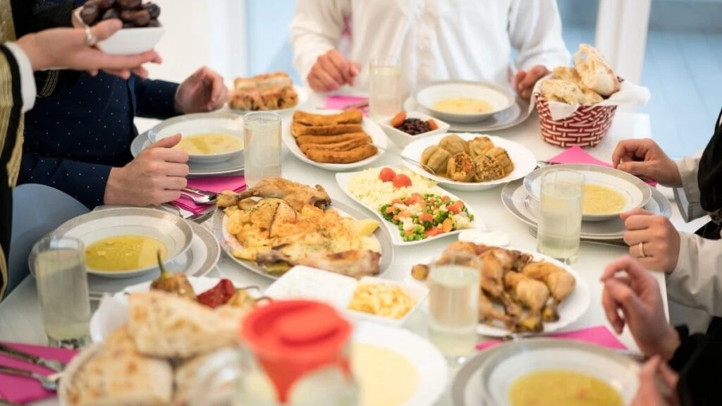 Ramazan biterken aman dikkat! Son iftar ve sahurlarda alarm var