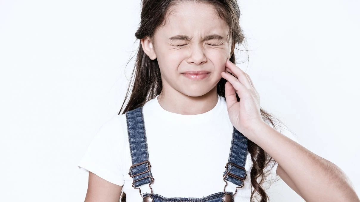 Çocuklardaki diş ağrısına dikkat! Çürüyüp çürüyüp dökülmeye son 11 Çocuklardaki diş ağrısına dikkat! Çürüyüp çürüyüp dökülmeye son