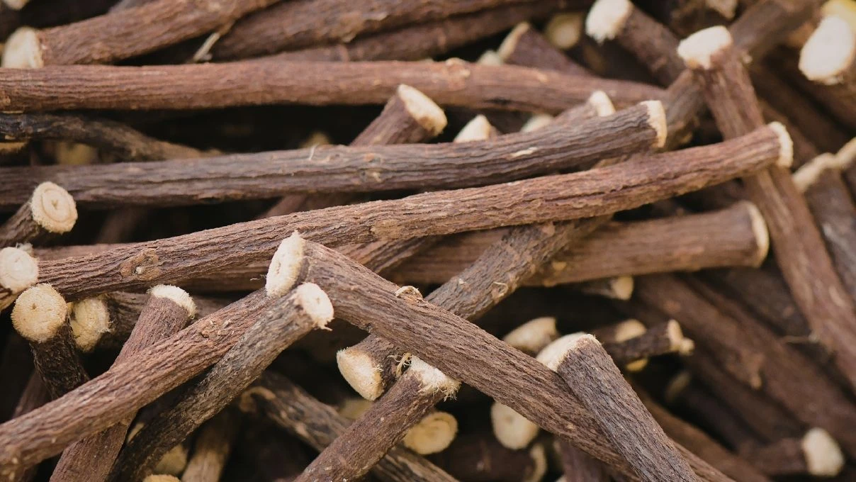 Ciltteki lekelere son! Asırlık cilt tonu eşitleyen maske tarifi