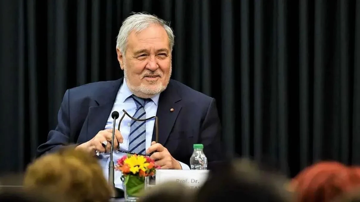 İlber Ortaylı’nın mezarına ana vatanından toprak! Hayatında özel yeri olan topraklar