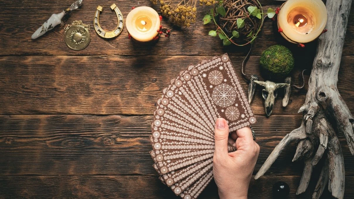 Günlük tarot kart açılımı 1 Nisan 2026! Beklenmedik durumlar ortaya çıkabilir 7 Günlük tarot kart açılımı 1 Nisan 2026! Beklenmedik durumlar ortaya çıkabilir