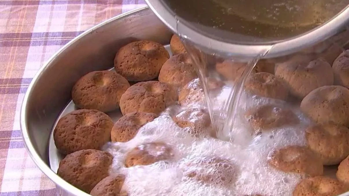 Ramazan Bayramı’nın yeni gözdesi brakana tatlısı! Bol şerbetiyle baklavaya rakip