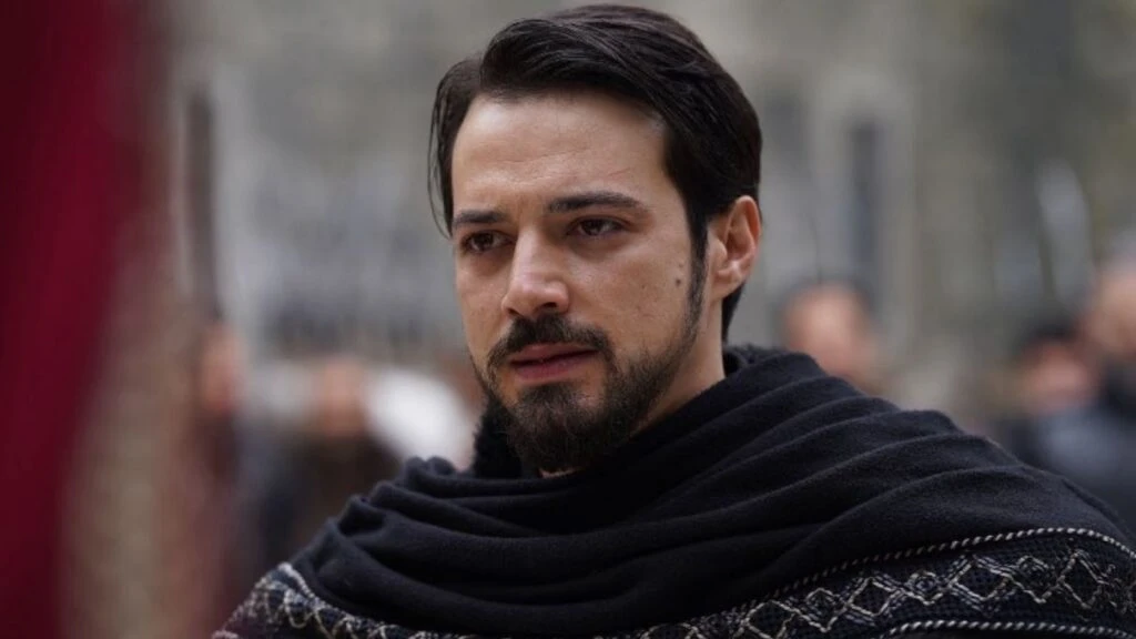 Mert Yazıcıoğlu ve Zeynep Artukmac birlikteliği belgelendi! Ünlü oyuncu aşkını ilan etti