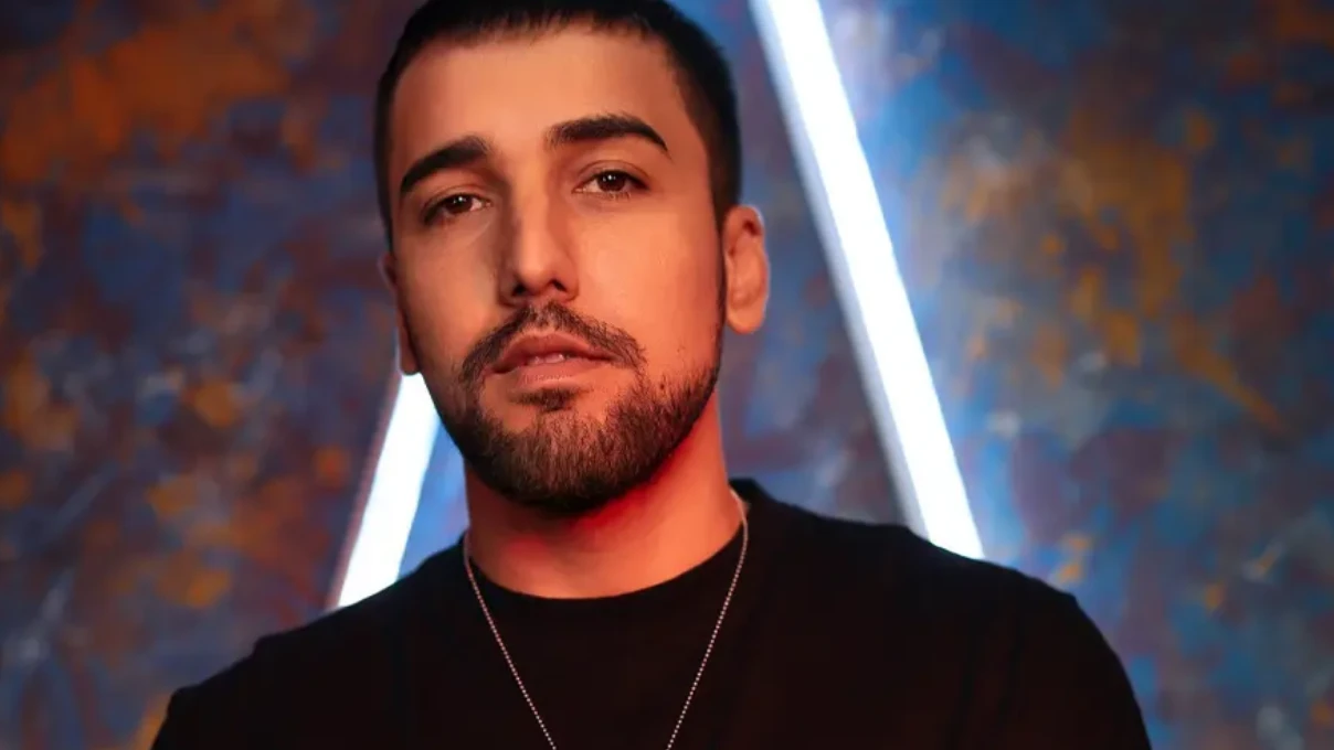 Simge Sağın aşkını ilan etti! Yeni sevgilisi ünlü DJ İlkay Şencan olduğu ortaya çıktı 7 Asli 2026 03 22T115113.002