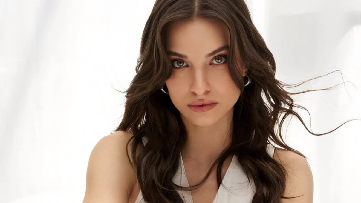 Ekin Aksoy kimdir? Ekin Aksoy kaç yaşında, aslen nereli, nasıl meşhur oldu 5 Asli 2026 03 31T145723.032