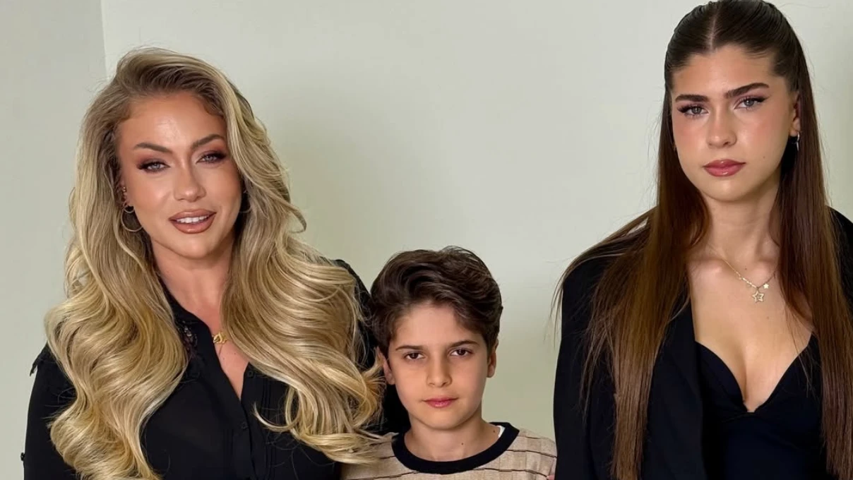 Yeliz Yeşilmen’in kızı Asya sosyal medyayı salladı! Güzelliğiyle annesini geride bıraktı 5 Asli 44 1