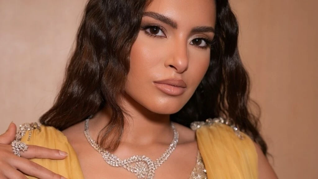 Carmen Solimandan Turkce sarki surprizi Simgenin Yankisini soyledi