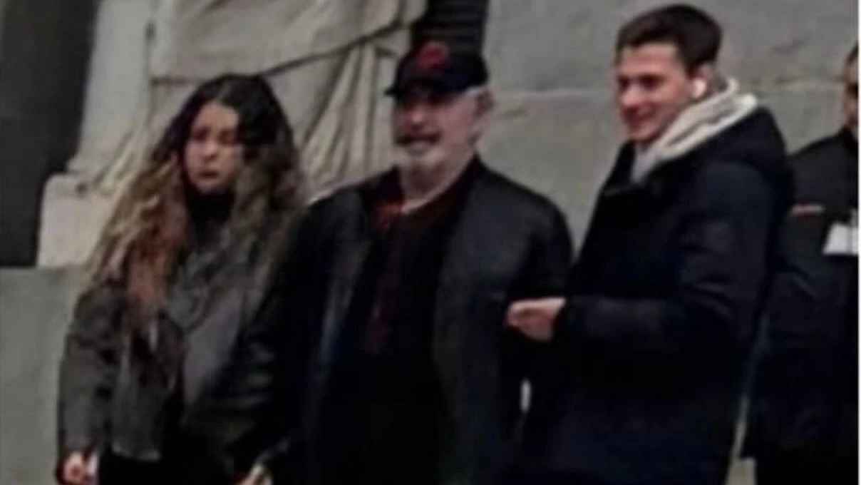 Cem Yılmaz kız arkadaşıyla el ele görüntülendi! Ünlü komedyenin eski sevgilisi Rüya Demirbulut ile yeniden aşk yaşadığı iddia edildi