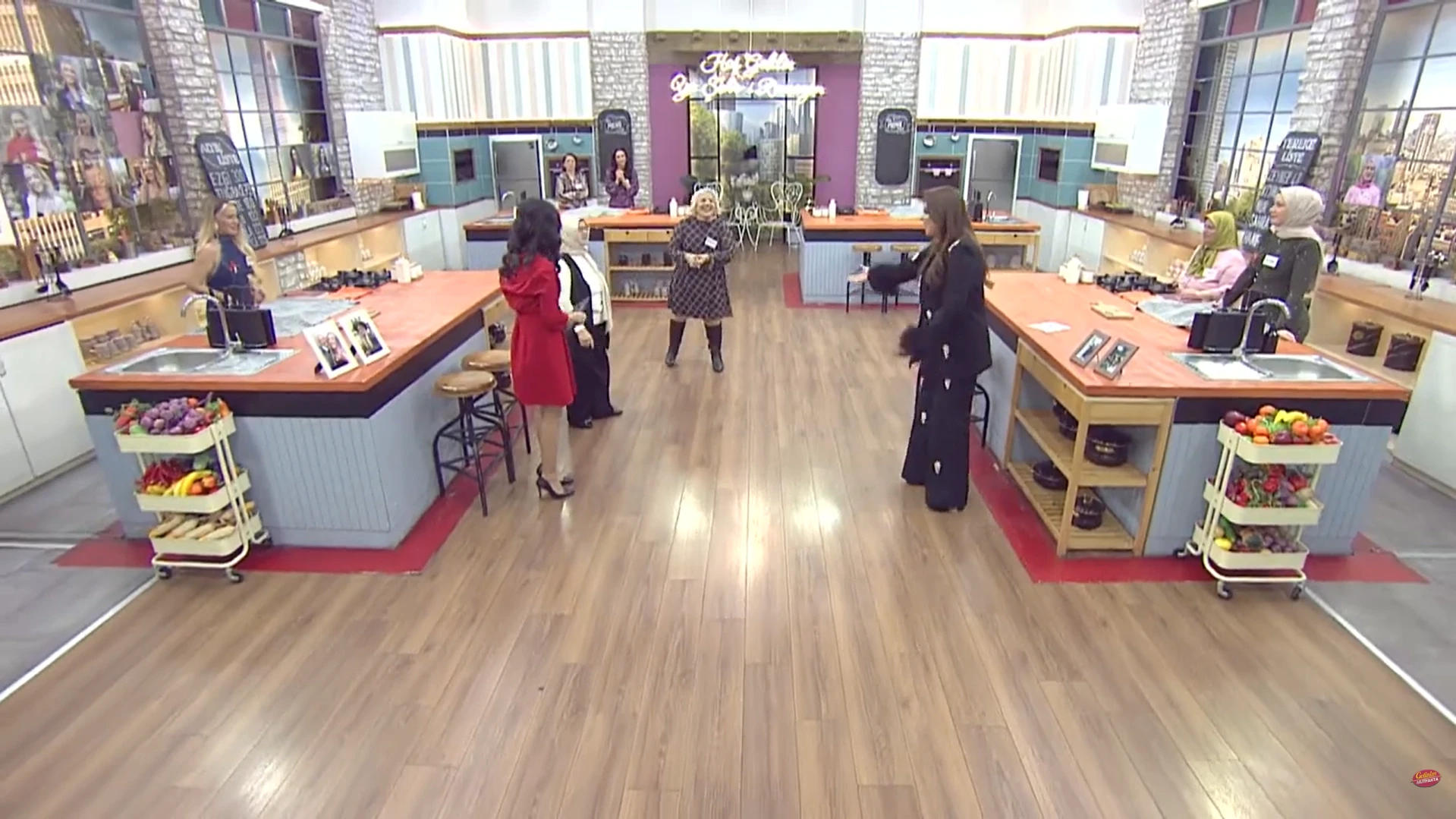 Gelinim Mutfakta Büşra Atak kimdir, aslen nereli? Kaynanası Emine Hanım'la horon havasında coştular 4 Ekran goruntusu 2026 03 03 200643