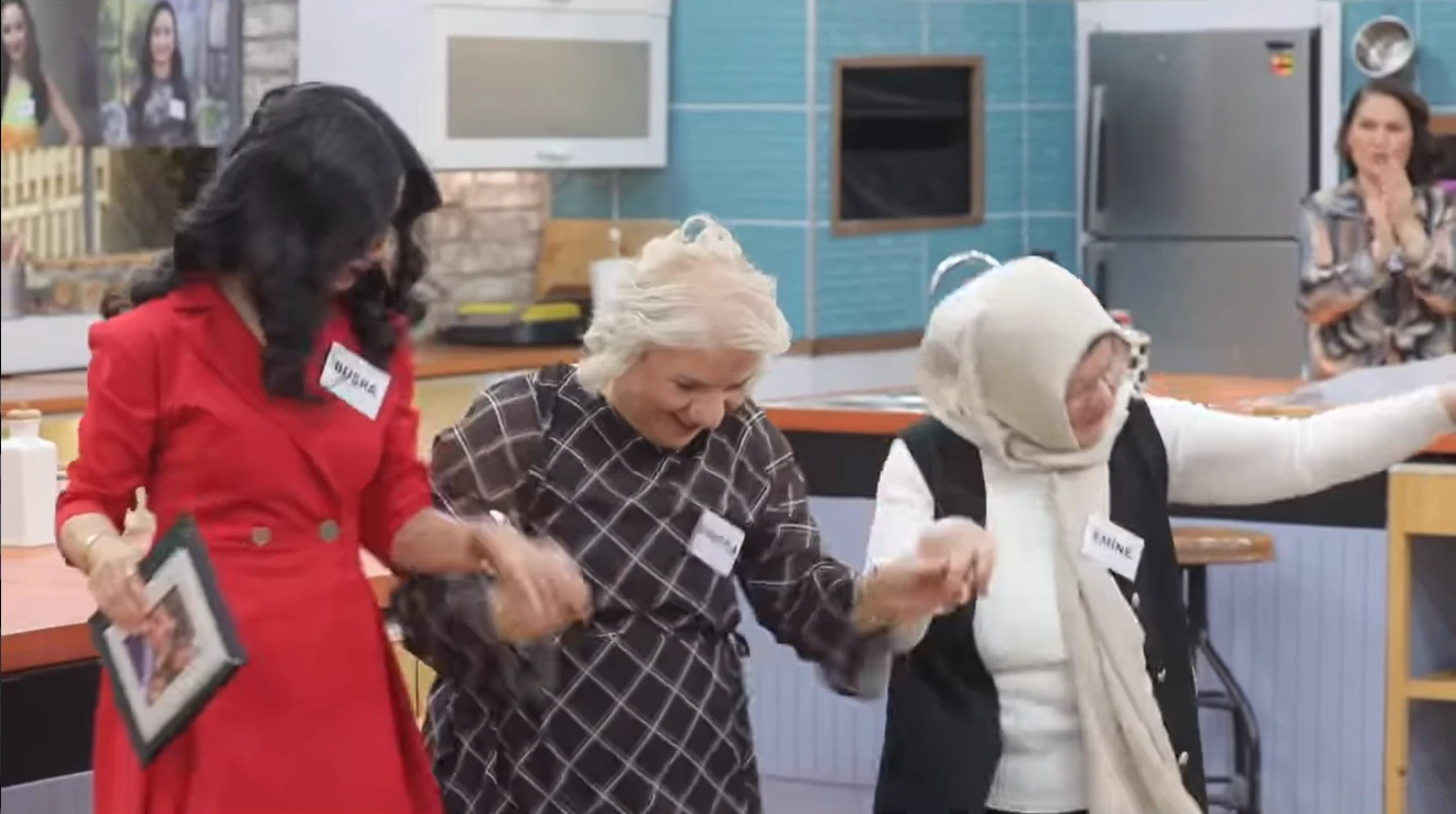 Gelinim Mutfakta Büşra Atak kimdir, aslen nereli? Kaynanası Emine Hanım'la horon havasında coştular 6 Ekran goruntusu 2026 03 03 203245