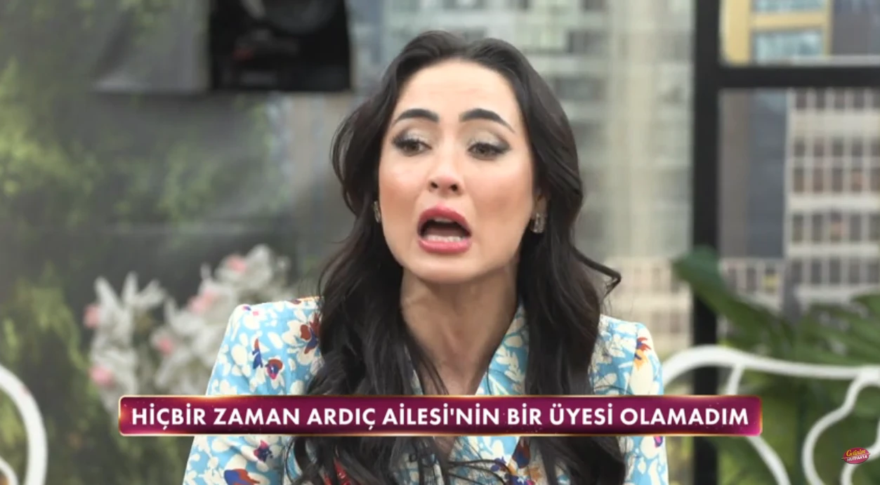 Gelinim Mutfakta Alime eşi Tunacan'ı evden kovdu! Eşyaları çöp poşetine koyan Alime'nin kovma anı kameralarda 6 alime tunacanı evden kovdu