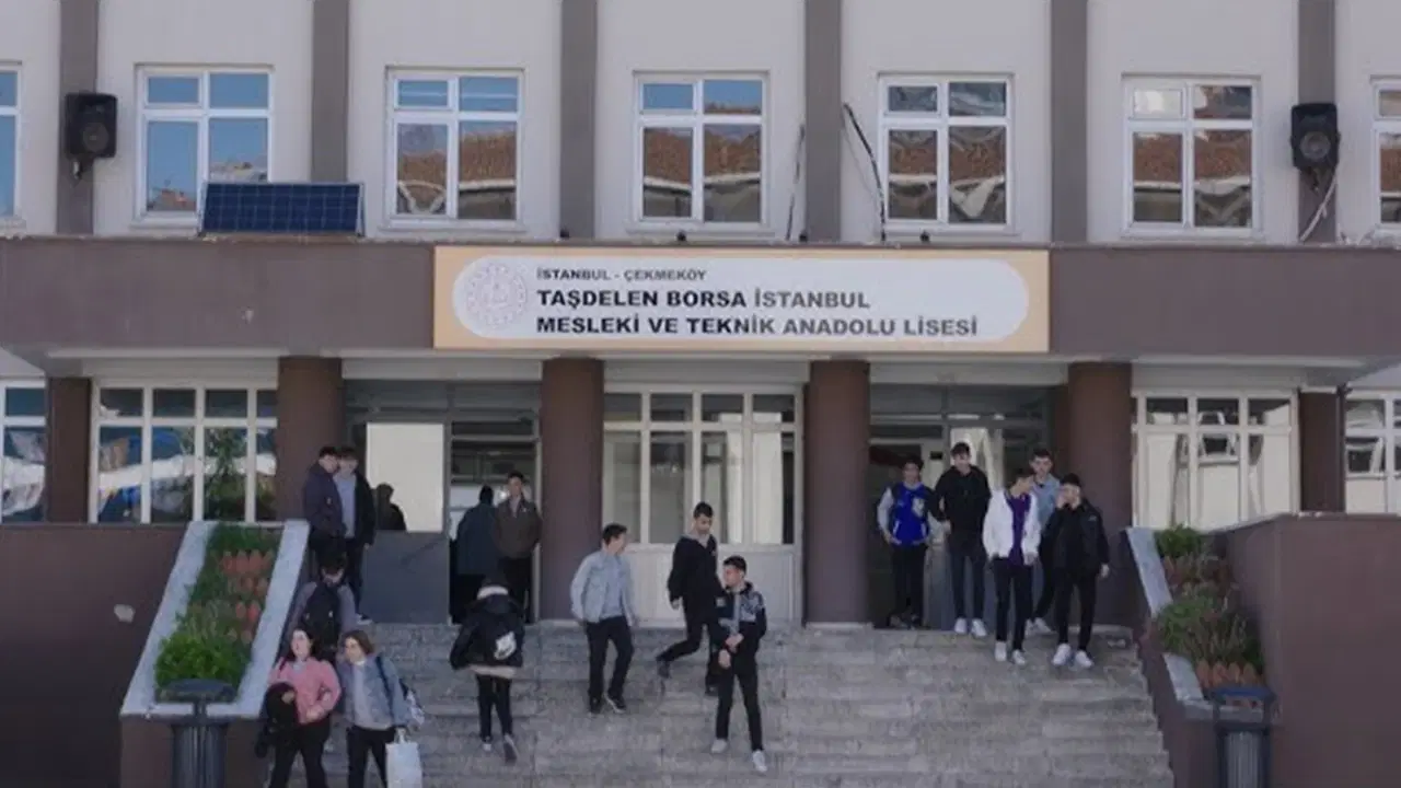 Öğretmen Fatma Nur Çelik kimdir, kaç yaşında? Fatma Nur Çelik evli mi, çocukları var mı? 5 Fatma Nur Celik 1