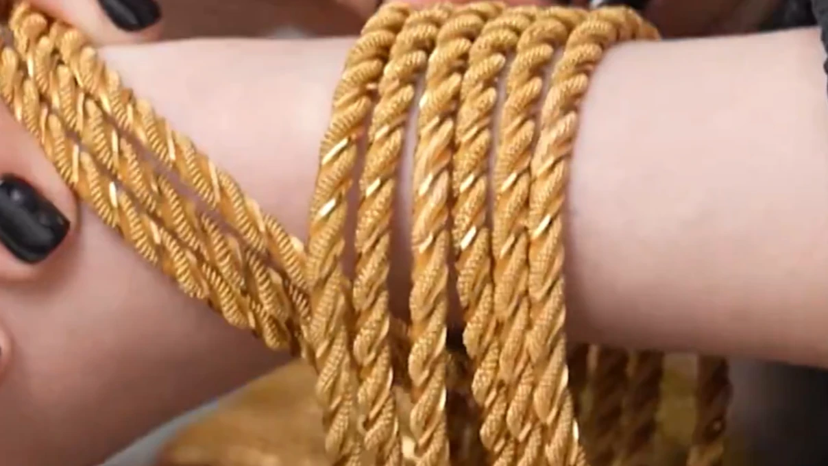 Gelin Evi yarışmacısı Eda Gelin altın bilezikleriyle gündemde! Sosyal medyayı salladı 5 Gelin Evi 3