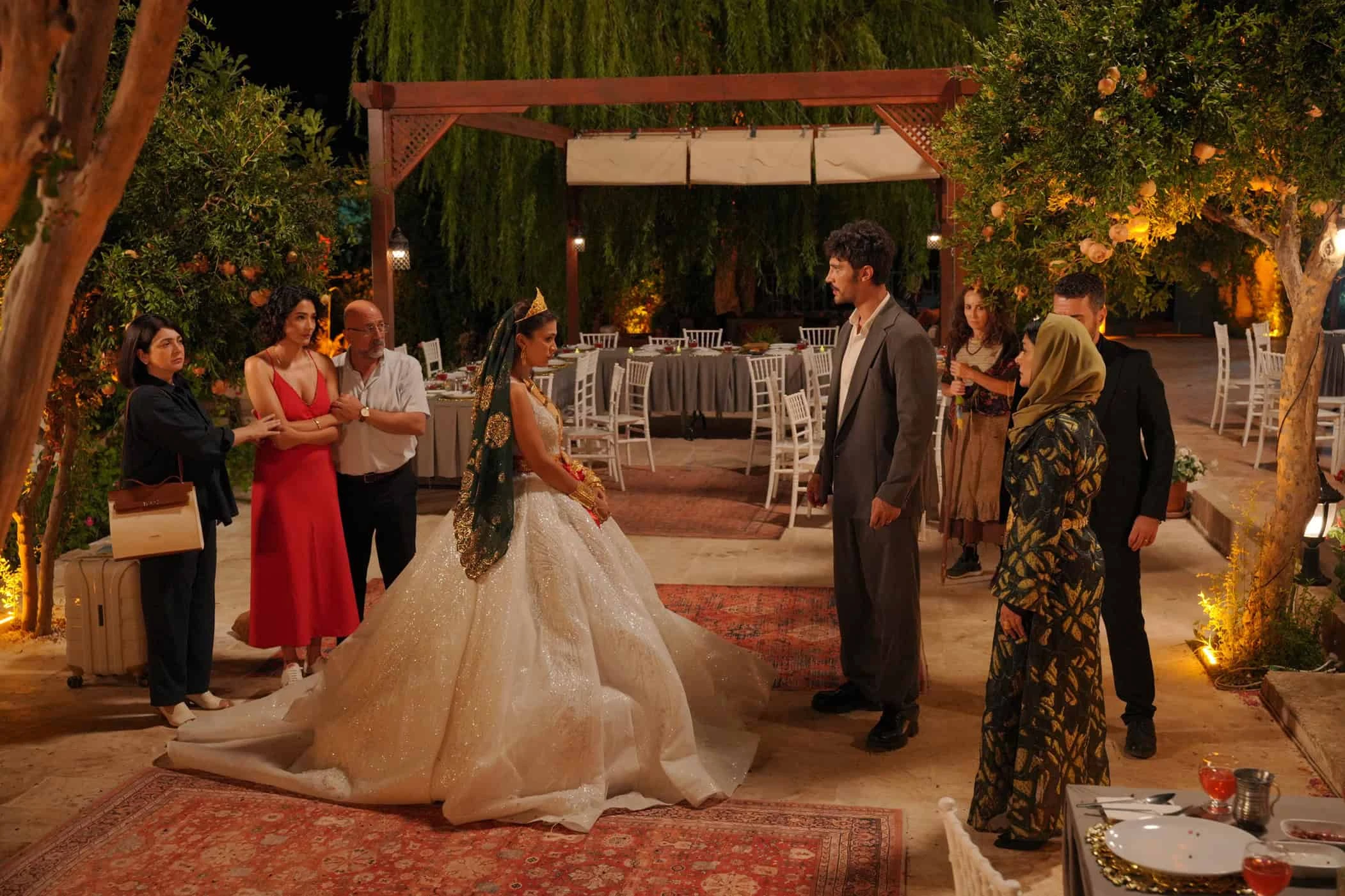 Halef dizisine Seda Akman dahil oldu! Yıldız'ın annesi Ayten sosyal medyada gündemde 4 seda akman halef dizisine dahil oldu