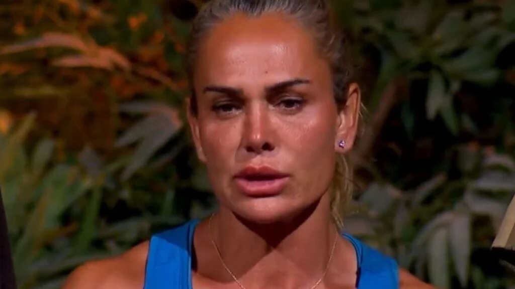 Nagihan Survivor 2026da dokunulmazlik oyununa tepki gosterdi Unluler takimi dalga gecti