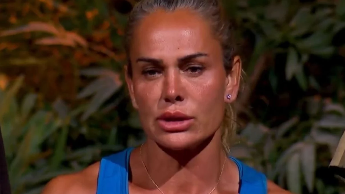 Nagihan Survivor 2026da dokunulmazlik oyununa tepki gosterdi Unluler takimi dalga gecti