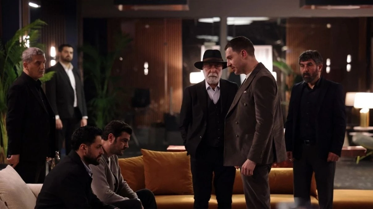 Yeraltı dizisi sosyal medyada alay konusu oldu! Yeraltı dizisinde oyuncular neden sürekli oturuyor? 4 Yeraltı dizisi sosyal medyada alay konusu oldu! Yeraltı dizisinde oyuncular neden sürekli oturuyor?