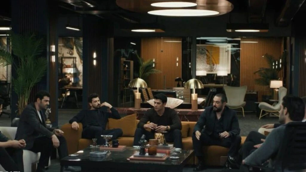Yeraltı dizisi sosyal medyada alay konusu oldu! Yeraltı dizisinde oyuncular neden sürekli oturuyor?