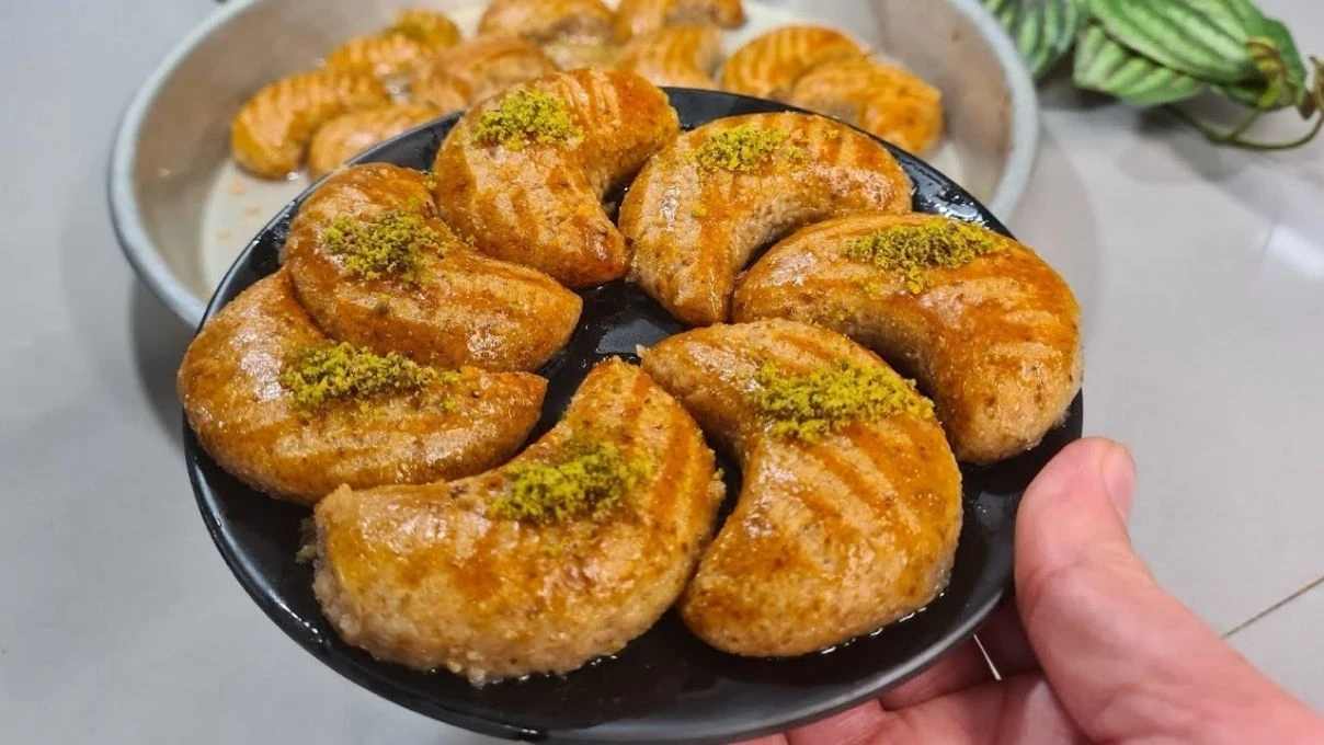 Bayramda baklavayı aratmayacak ay tatlısı tarifi! Misafirleriniz tekrar tekrar isteyecek