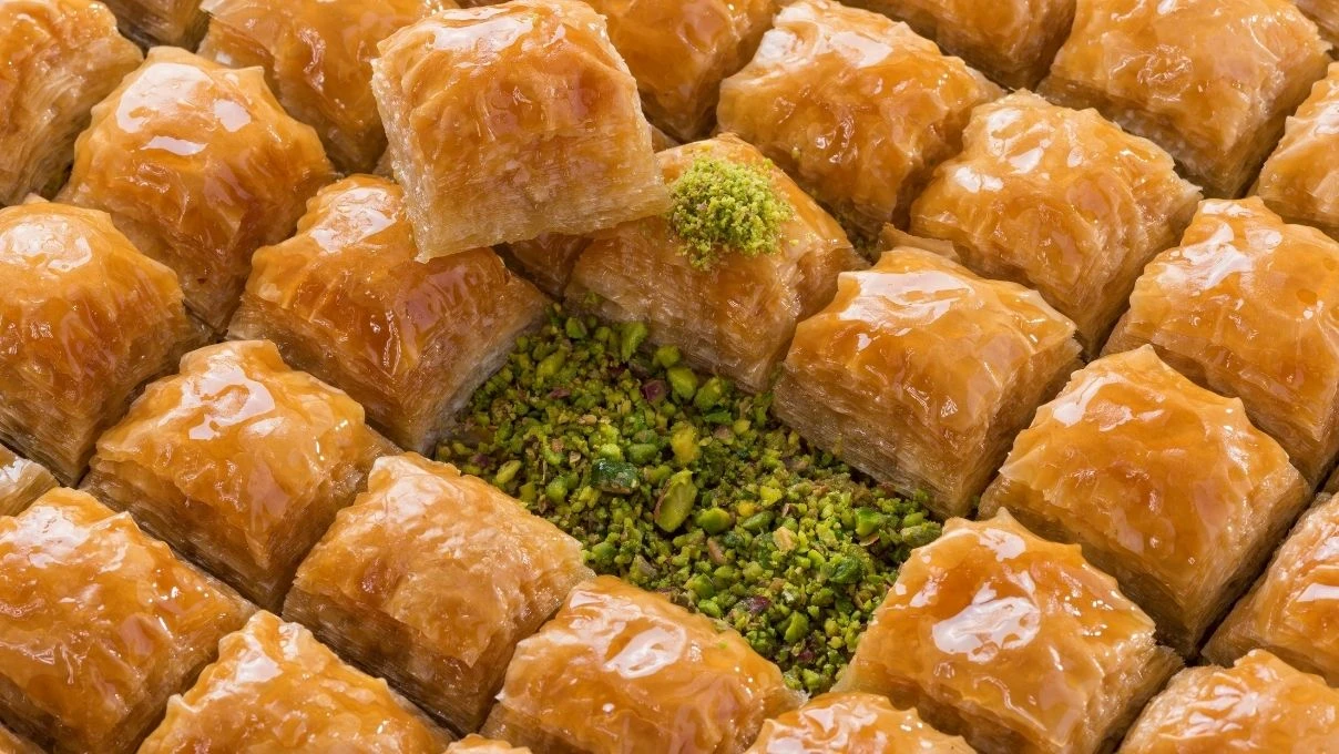 Evde en kolay baklava tarifi! Bol fıstıklı