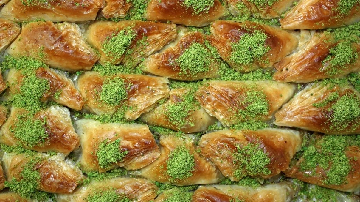 Evde en kolay baklava tarifi! Bol fıstıklı